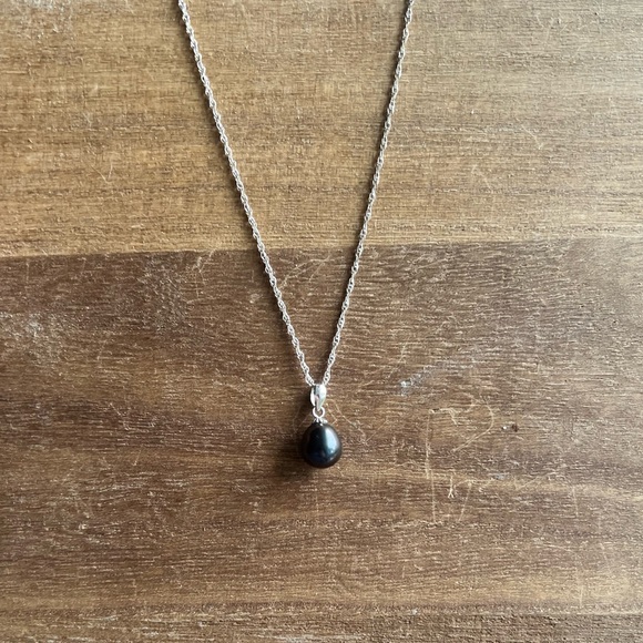 Vantel Pearl Necklaces set of 4 - Picture 6 of 9